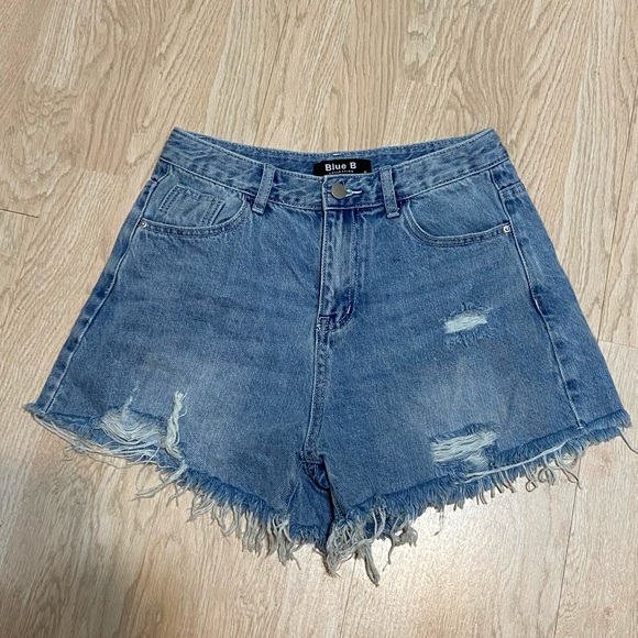 💙Vintage high rise Jean shorts - Picture 3 of 7